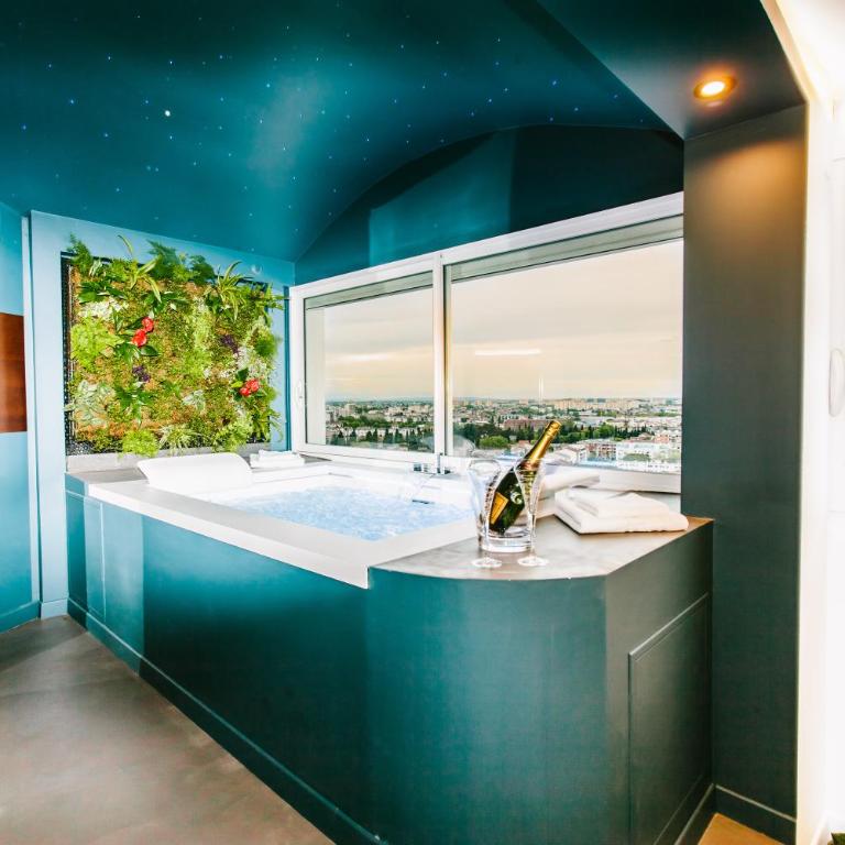 Parenthèse Concept Room - Emeraude Suite - Private Hot Tub - 7