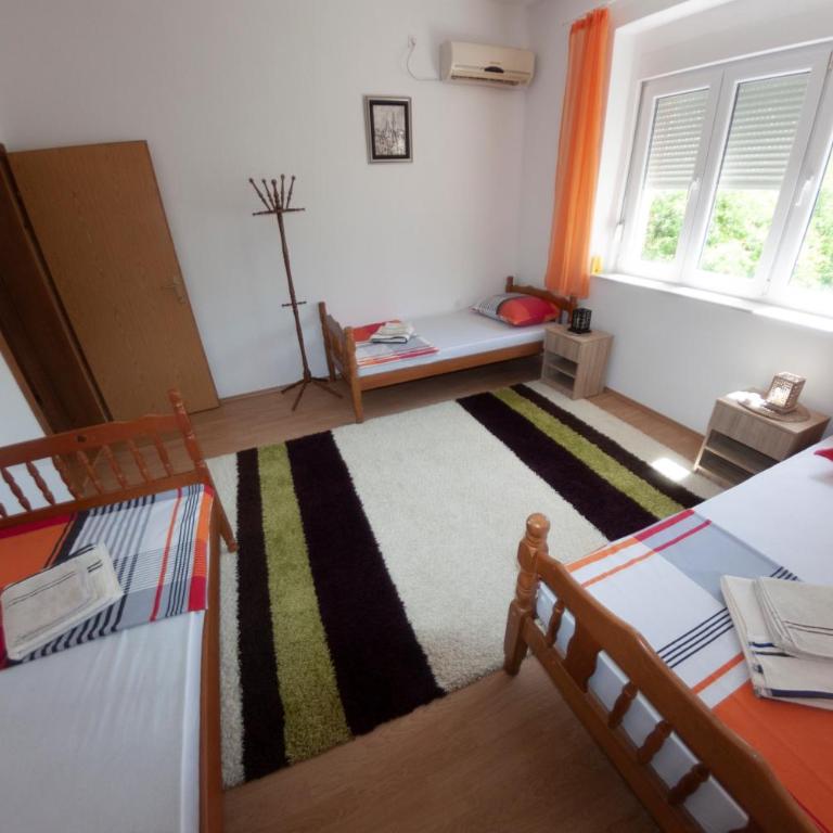 Hostel -Sema - Triple Room with Balcony - 3