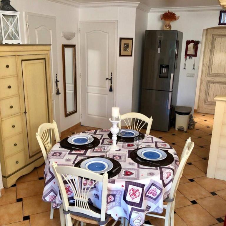 Le Noisetier - Two-Bedroom Apartment - 7