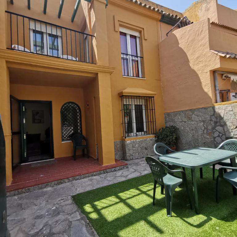 Casa adosada con jardín - Casa Unifamiliar de 2 dormitorios - 1