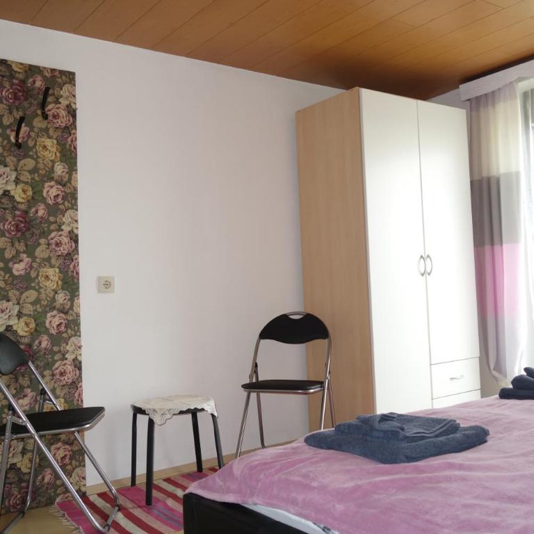 Haus Erika - Doppelzimmer mit Balkon - 1
