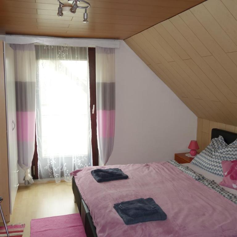 Haus Erika - Doppelzimmer mit Balkon - 3