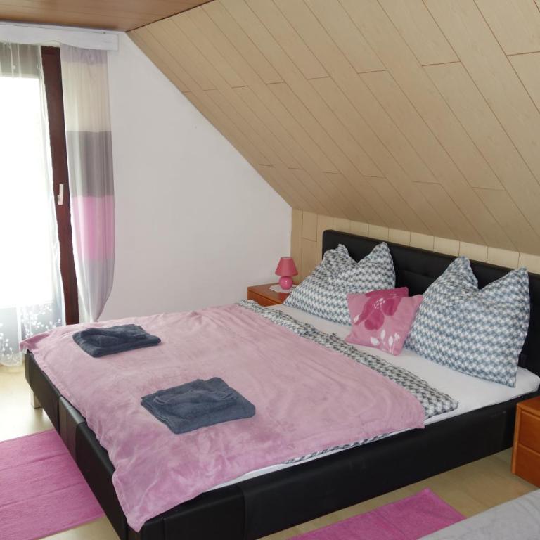 Haus Erika - Doppelzimmer mit Balkon - 4