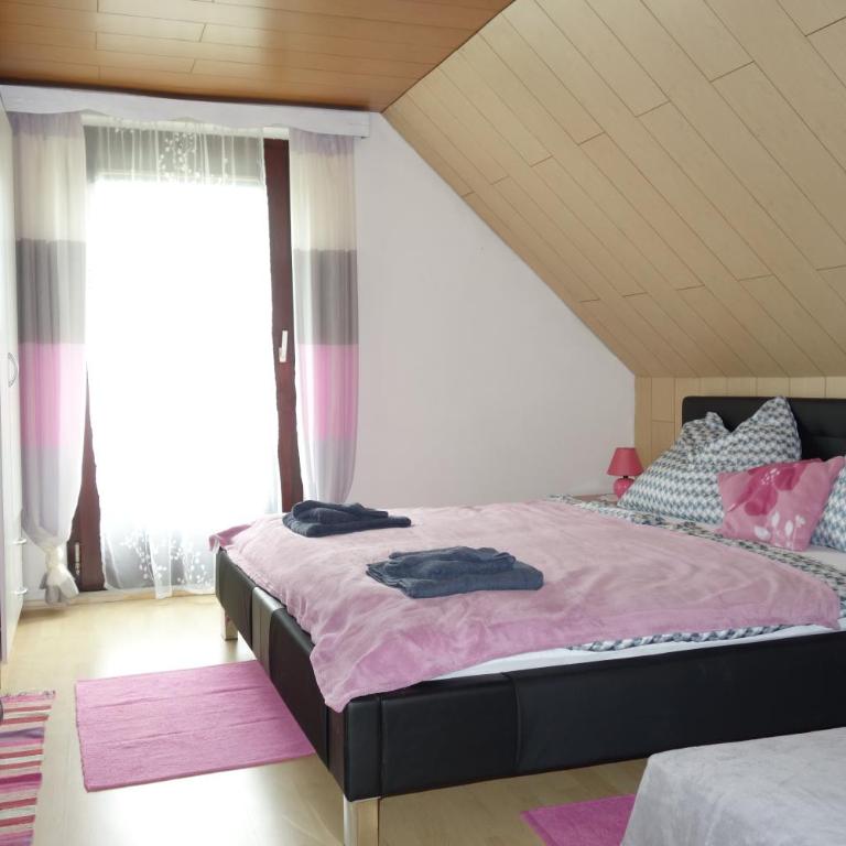 Haus Erika - Doppelzimmer mit Balkon - 6