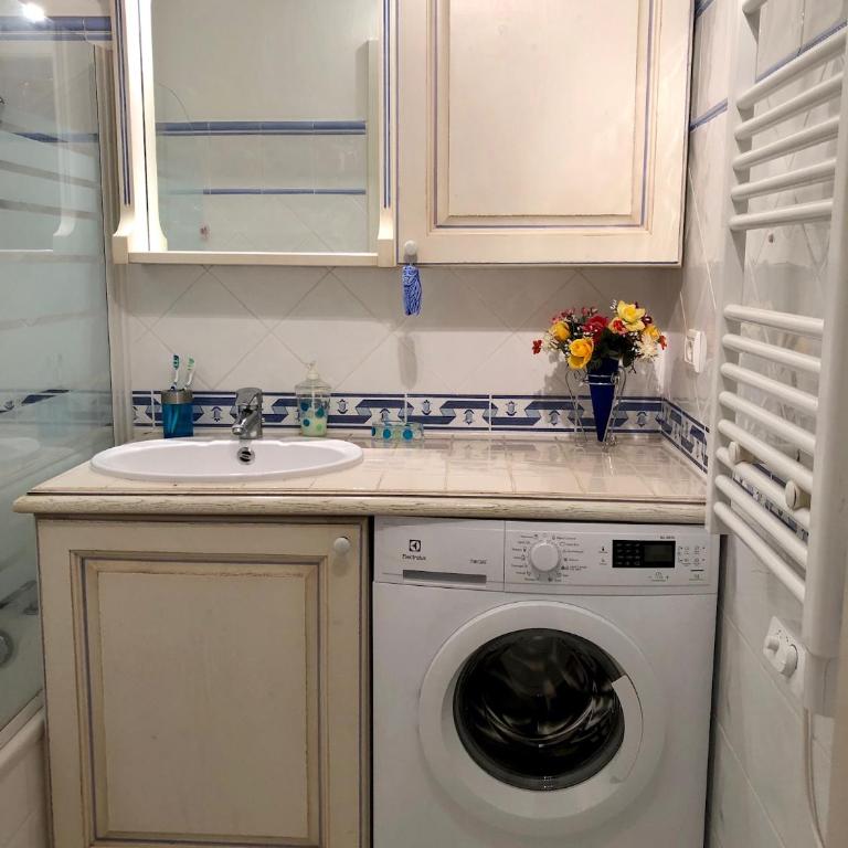 Le Noisetier - Two-Bedroom Apartment - 20