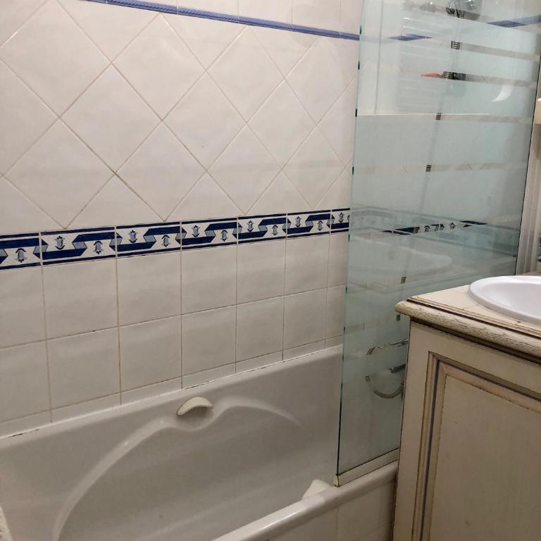 Le Noisetier - Two-Bedroom Apartment - 21