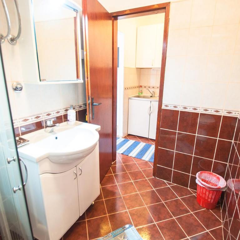 Apartments Milena - Apartment with Balcony - 10