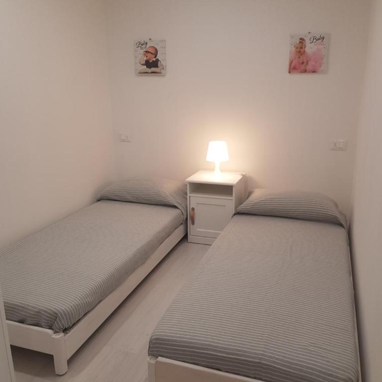 Camping Dal Pino - Bungalow con 2 Camere da Letto - 3