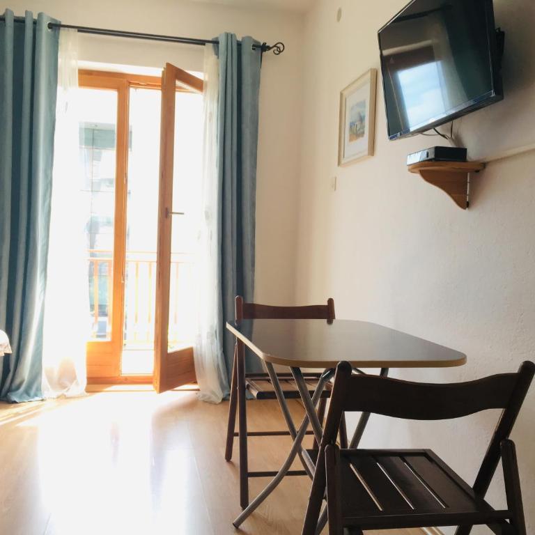 Apartments Milena - Apartment with Balcony - 2