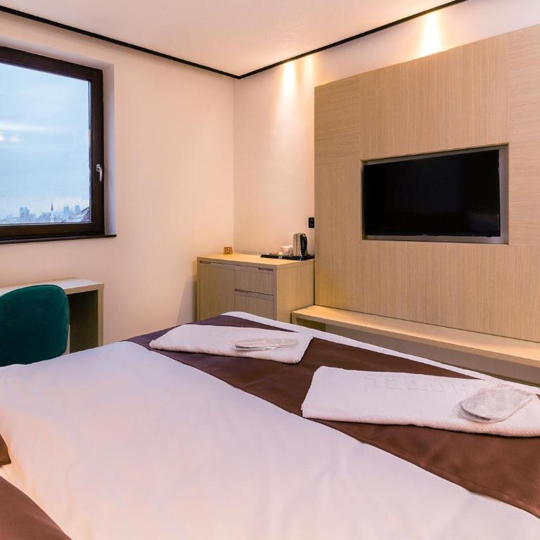 Hotel Boss - Deluks Dvokrevetna Soba sa Bračnim Krevetom/Zasebnim Krevetima - 14
