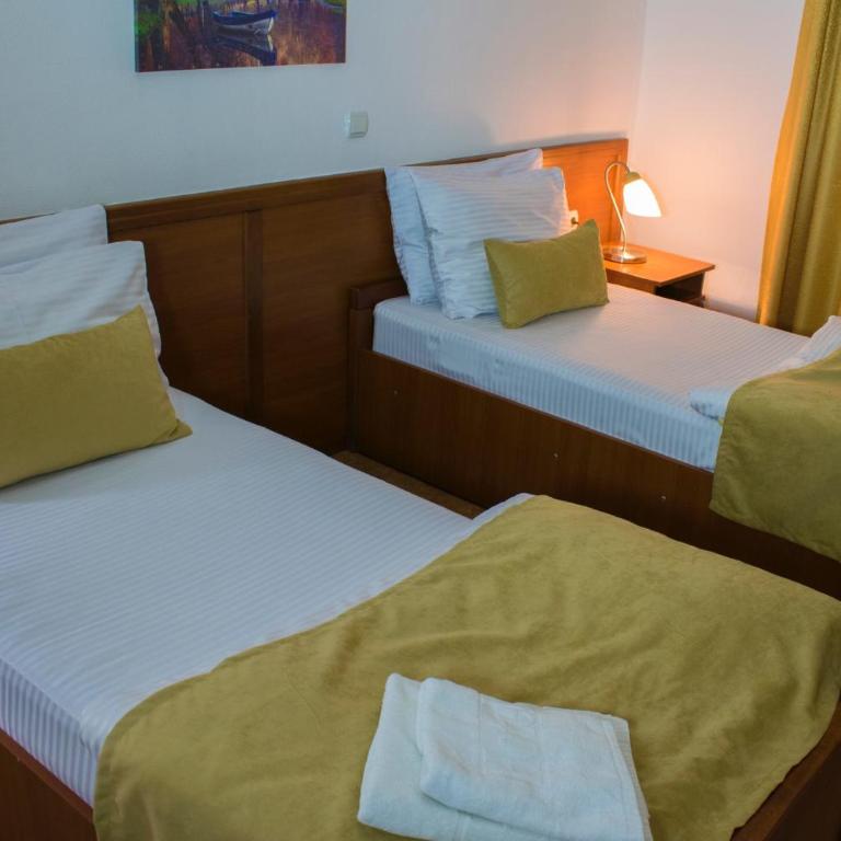 Hotel Dajti - Twin Room - 3