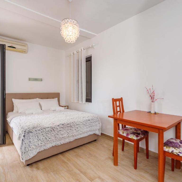 Gregovic Family Apartments - Studio with Sea View - 7
