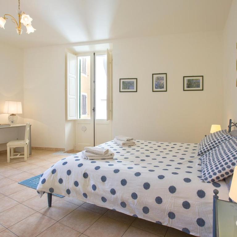 Centro Storico Carlo Alberto - Appartamento Superior con 2 Camere da Letto - 42