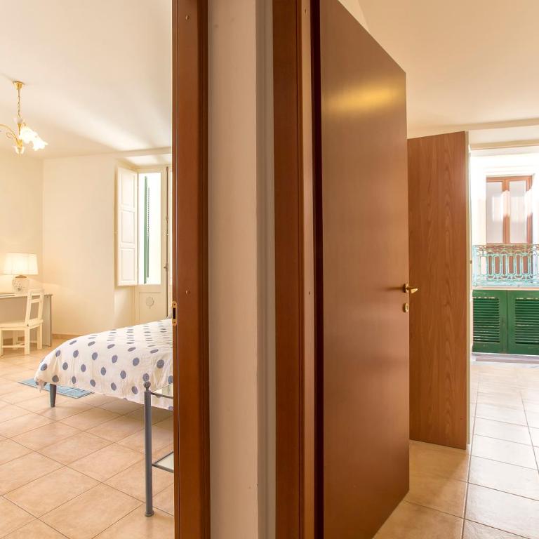 Centro Storico Carlo Alberto - Appartamento Superior con 2 Camere da Letto - 29