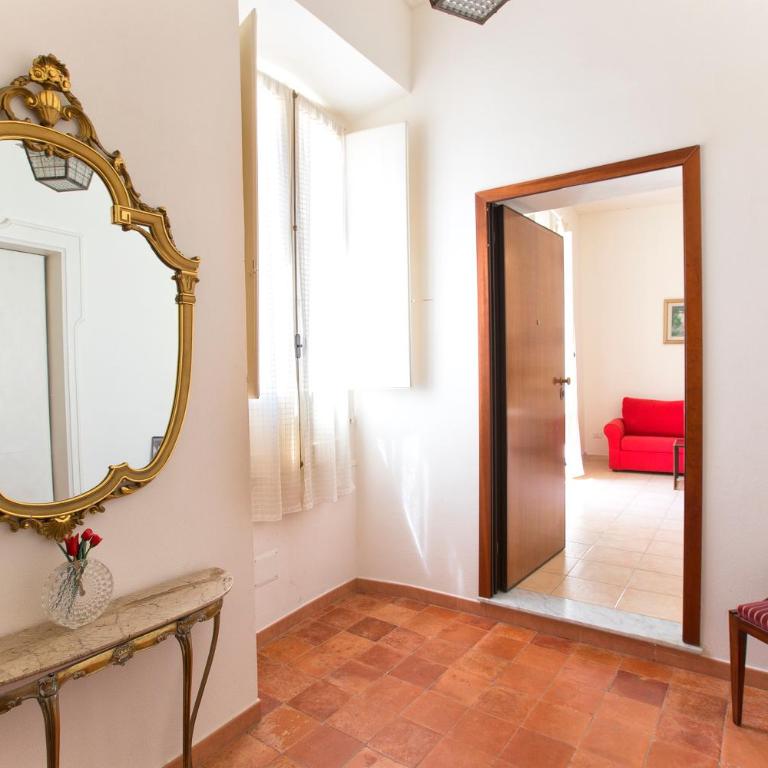 Centro Storico Carlo Alberto - Appartamento Superior con 2 Camere da Letto - 2