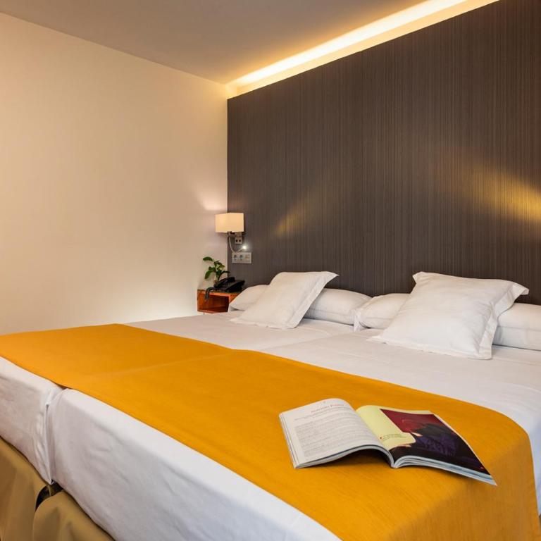 Hotel de Francia y París - Habitación Familiar con terraza - 2