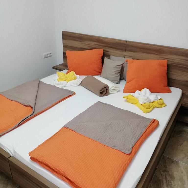 Haus Alexis - Vierbettzimmer mit Dusche - 6