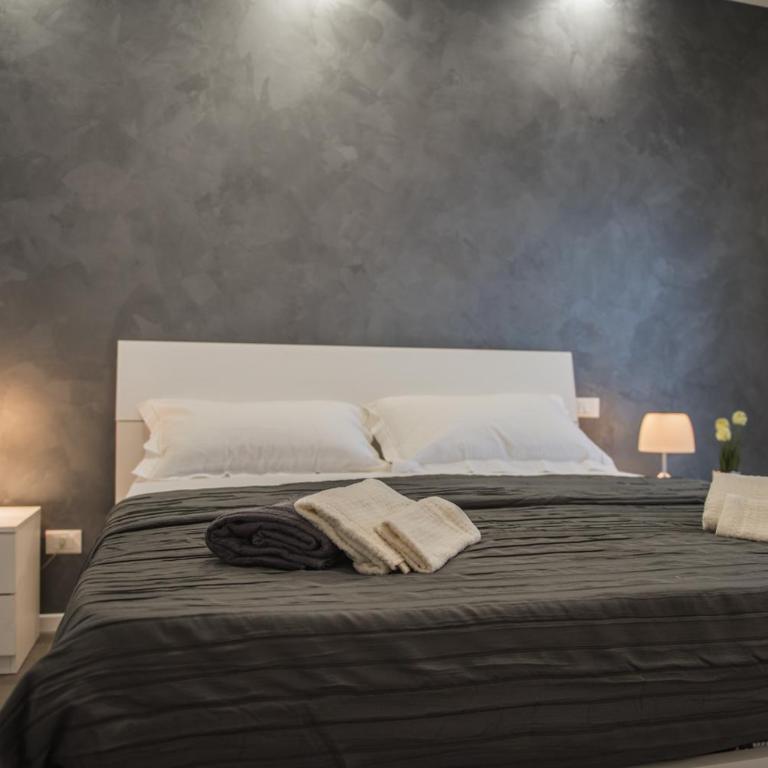 Parini Flat - Appartamento con 2 Camere da Letto - 1