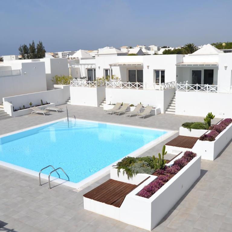 Flower Beach Deluxe - Apartamento con vistas a la piscina - 3