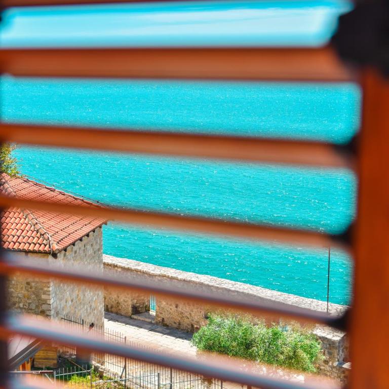 Villa Marinero - Two-Bedroom Apartment - 10