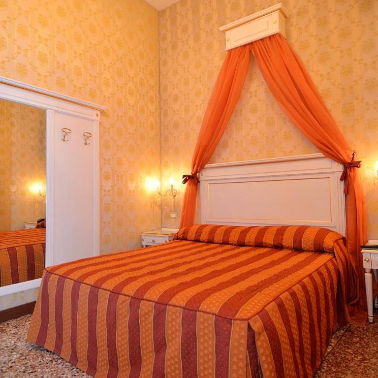 Locanda La Corte - Camera Matrimoniale/Doppia con Letti Singoli - 9