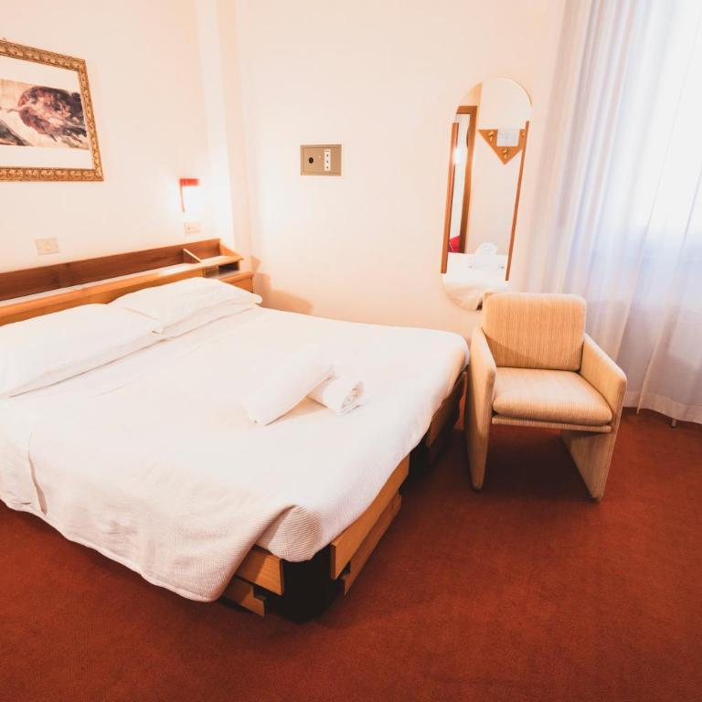 Grand Hotel Milano - Camera Matrimoniale Economy - 1