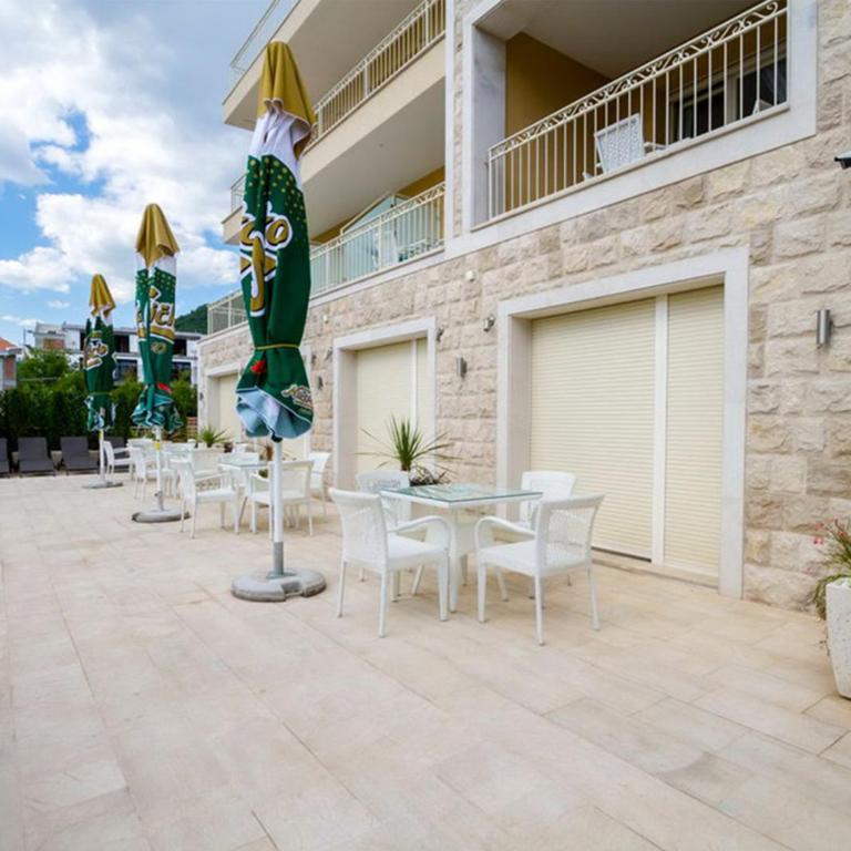 Sea Point Apart hotel Tivat - Studio with Terrace and Pool view (5 Adults) - 1