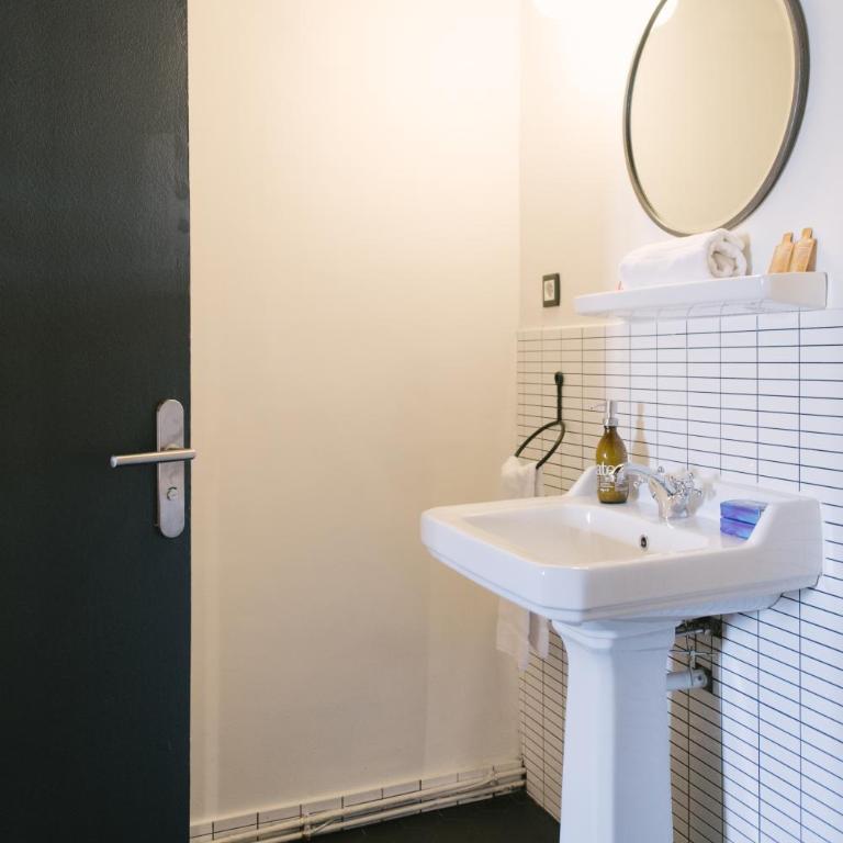 HO36 Hostel Lyon - Chambre Double Standard avec Salle de Bains Privative - 2