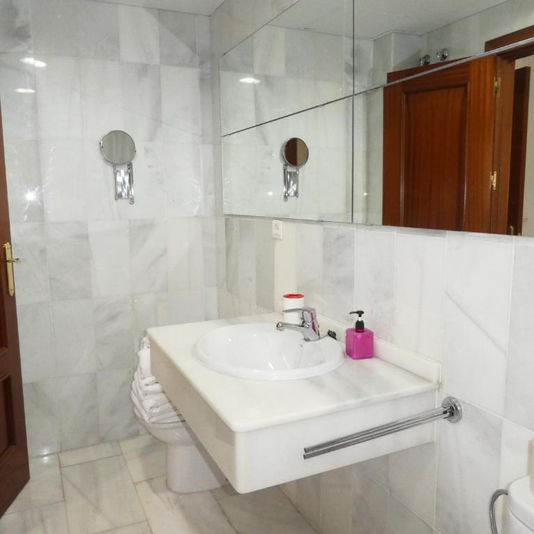 Apartamentos Catedral Plaza 3000 - One-Bedroom Apartment (4 Adults) - 25