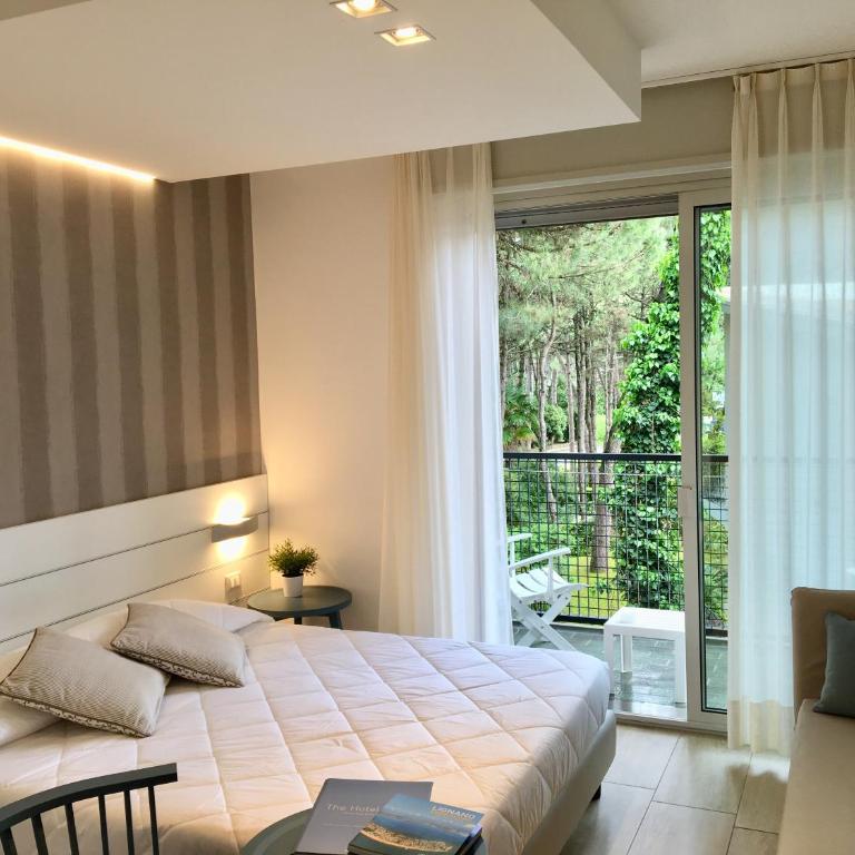 Suite Erica Lignano Hotel - Camera Tripla Superior - 1
