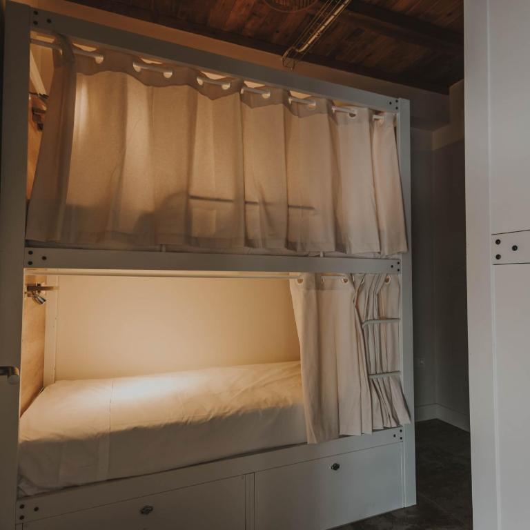 4U Hostel - Bed in 6-Bed Female Dormitory Room - 4