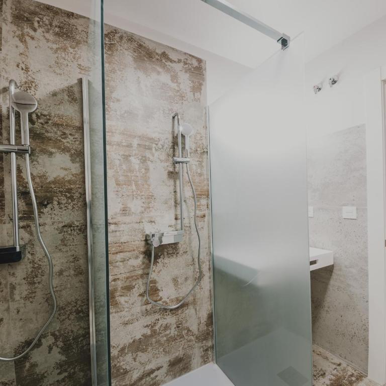 4U Hostel - Bed in 8-Bed Mixed Dormitory Room - 10