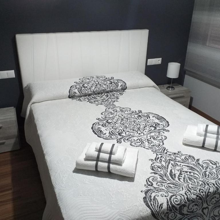 EAST WIND - Three-Bedroom Apartment - 7