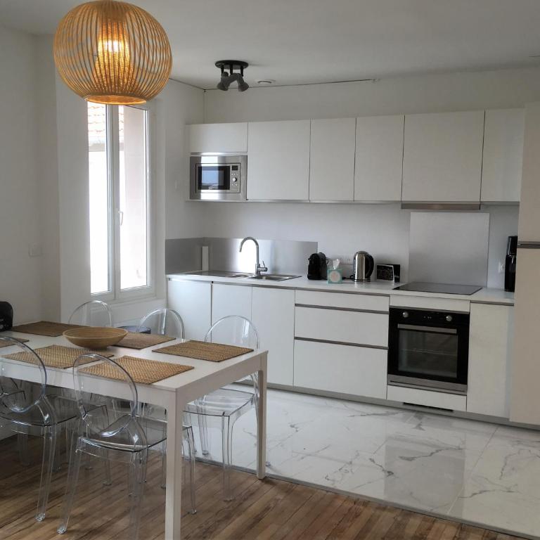 LE BALMORAL Exceptionnel Duplex T4 cœur de ville à 2 minutes de la plage - Apartment mit 3 Schlafzimmern - 5