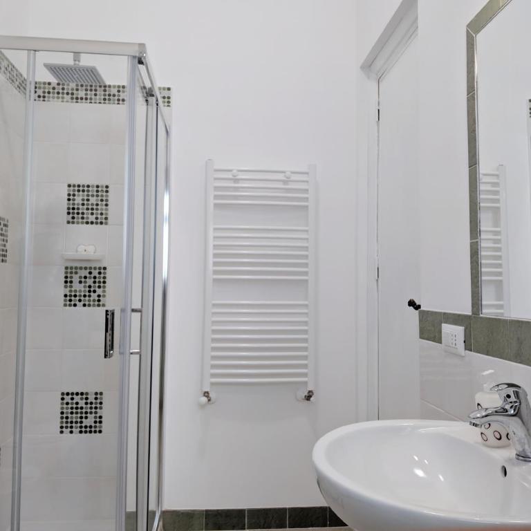 Olivarooms - Double Room with Private Bathroom - 1