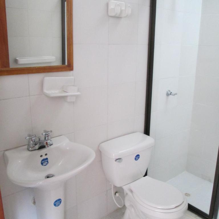 Hotel Villa Ricaurte - Habitación Familiar (5 adultos) - 5