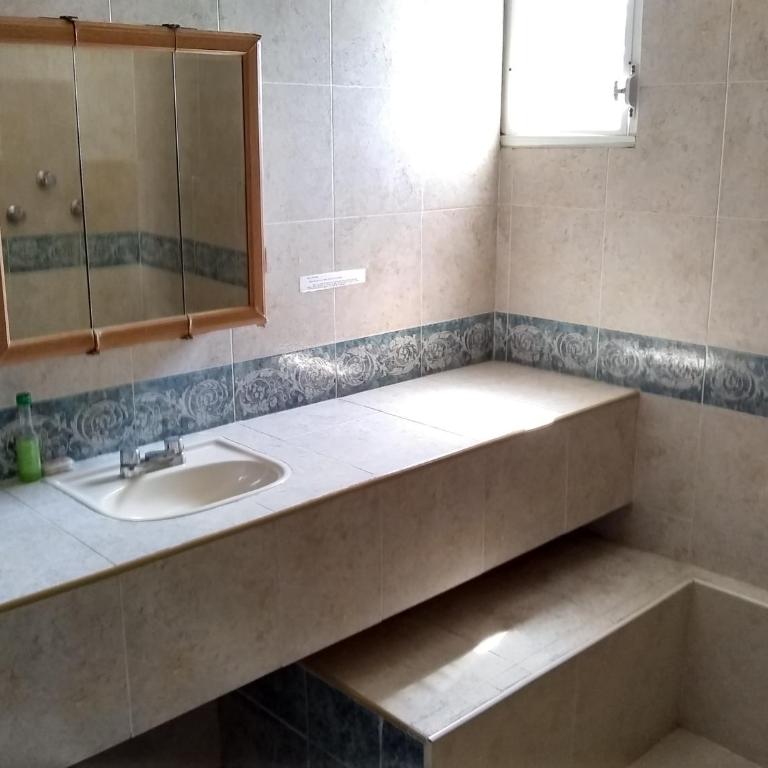Yucatan Vista Inn Guest House - Large Double Room - 9