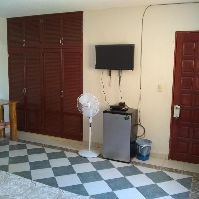 Yucatan Vista Inn Guest House - Large Double Room - 7