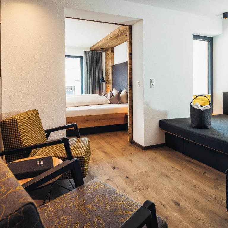 Hotel Cores - Suite avec Balcon - 3