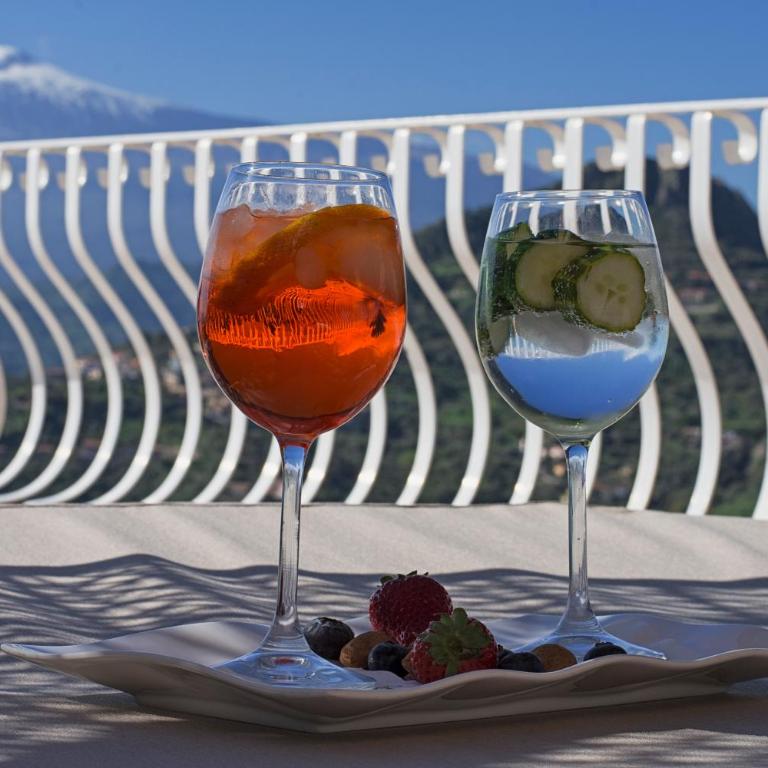 Villa Le Terrazze Charming Rooms - Deluxe Suite with Sea View - 8