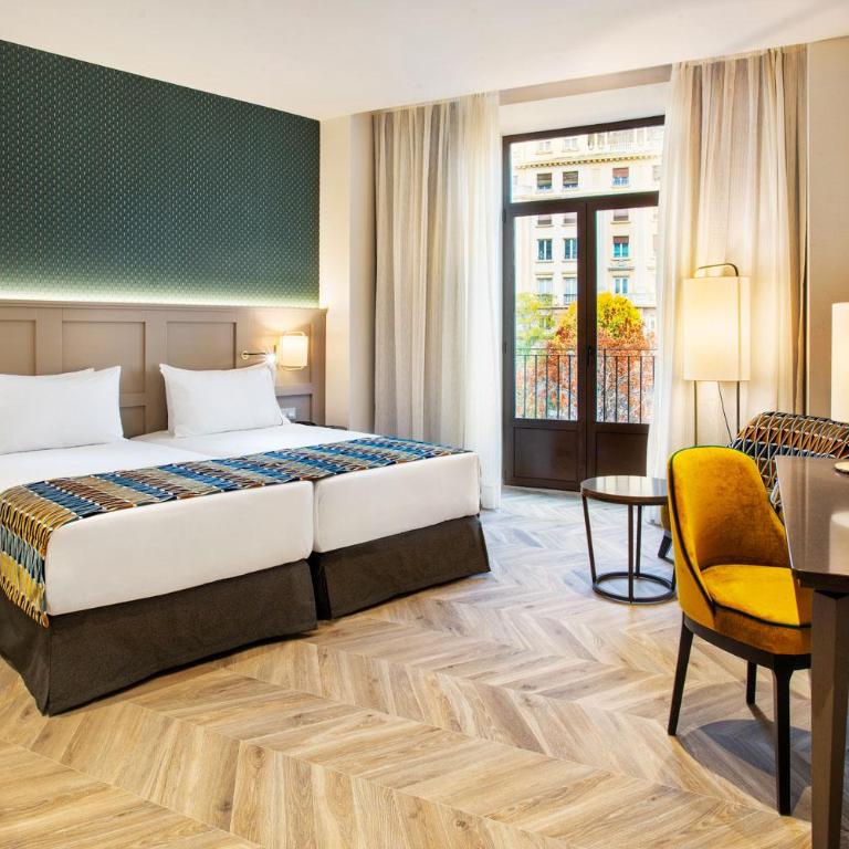 Eurostars Puerta Real - Deluxe Double Room with View - 5