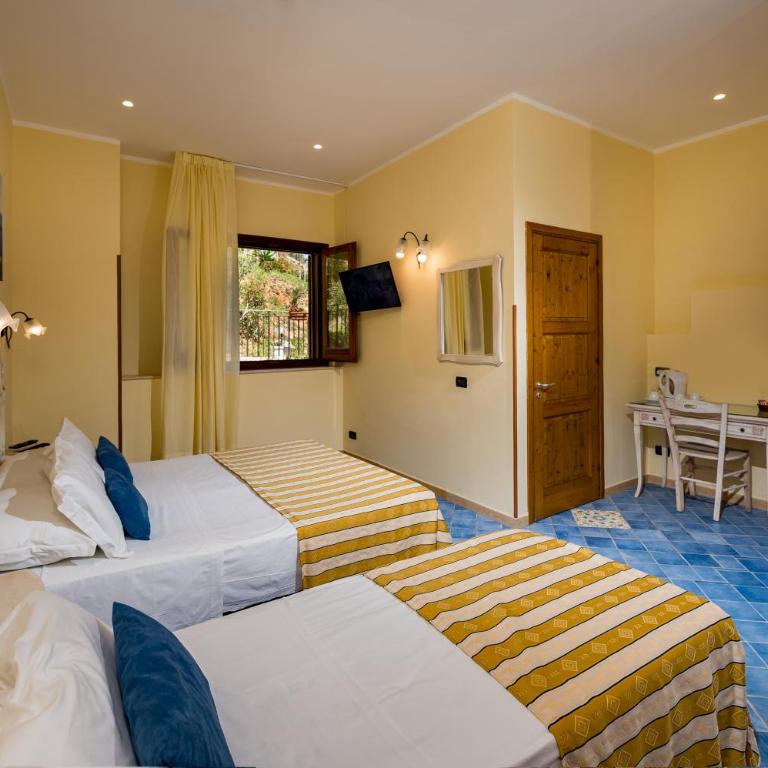 Hotel Cala Marina - Camera Tripla Classic - 1