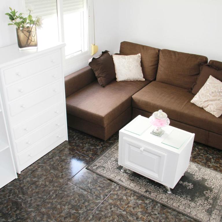 Shiny Per Family Apartment - Two-Bedroom Apartment - 4