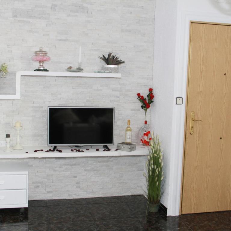 Shiny Per Family Apartment - Two-Bedroom Apartment - 6