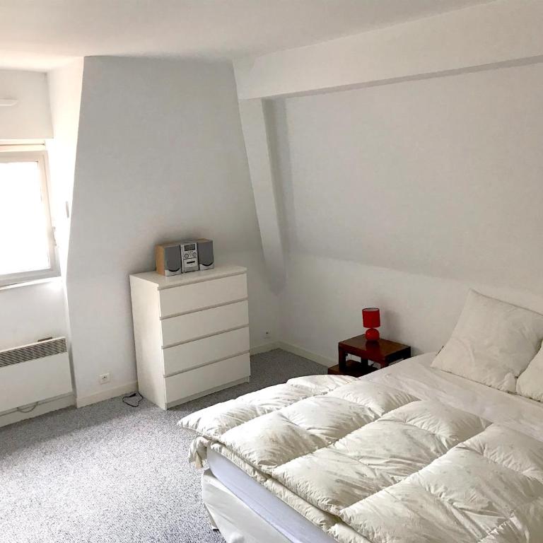 Appartement 3 chambres avec roof top à 5 mn de la plage - Three-Bedroom Apartment - 23