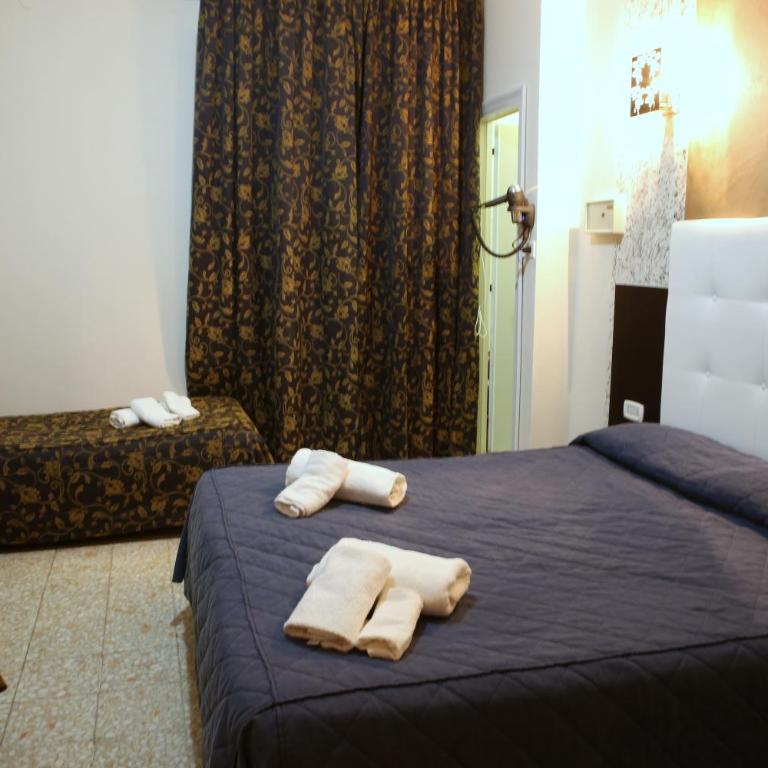 Hotel Busignani - Camera Quadrupla - 2