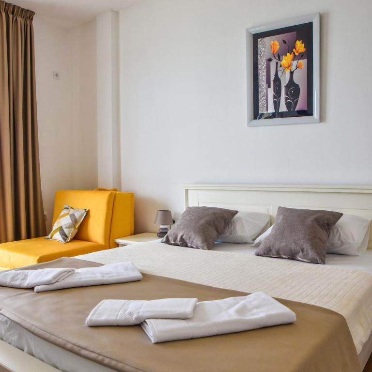 Apartments Blue Heaven - Deluxe Double Room with Balcony and Sea View - 6