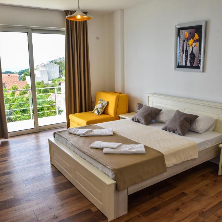 Apartments Blue Heaven - Deluxe Double Room with Balcony and Sea View - 12