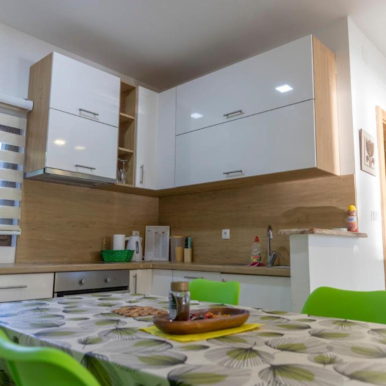 Apartment Vila Tara - Two-Bedroom Apartment with waterfall view - 2