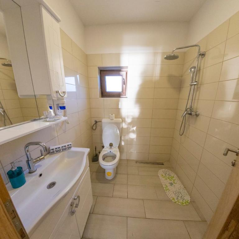 Apartment Vila Tara - Two-Bedroom Apartment with waterfall view - 9